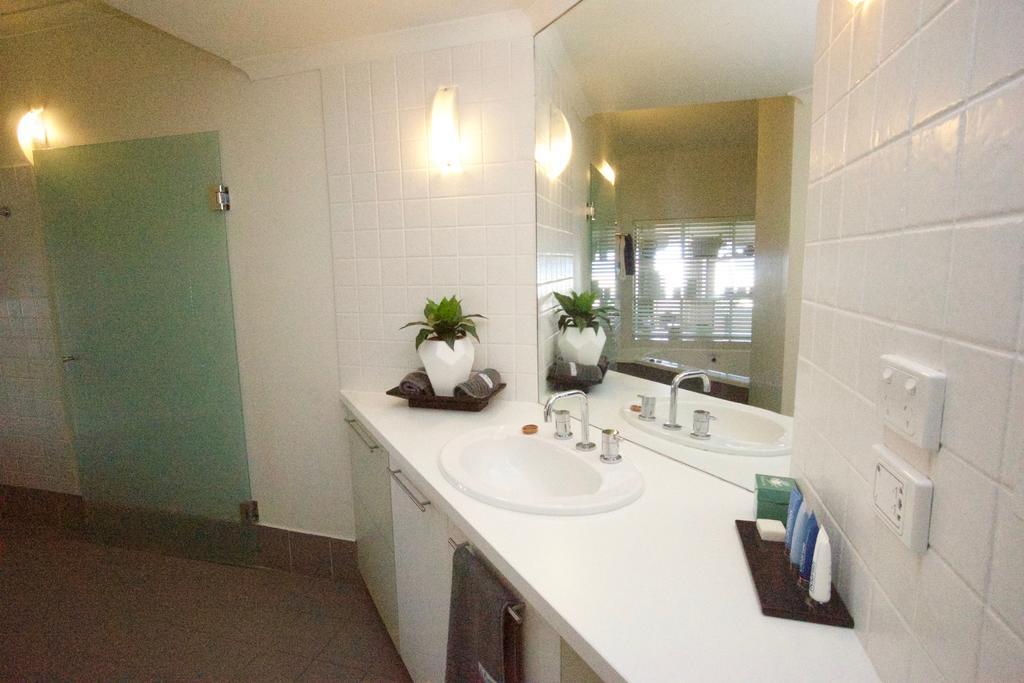 Lorne Beachfront Accommodation Экстерьер фото