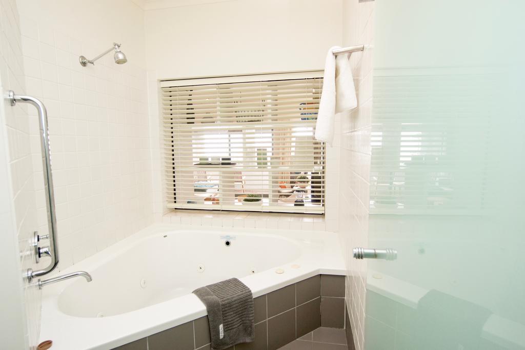Lorne Beachfront Accommodation Экстерьер фото